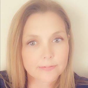 Meet your Posher, Laurie